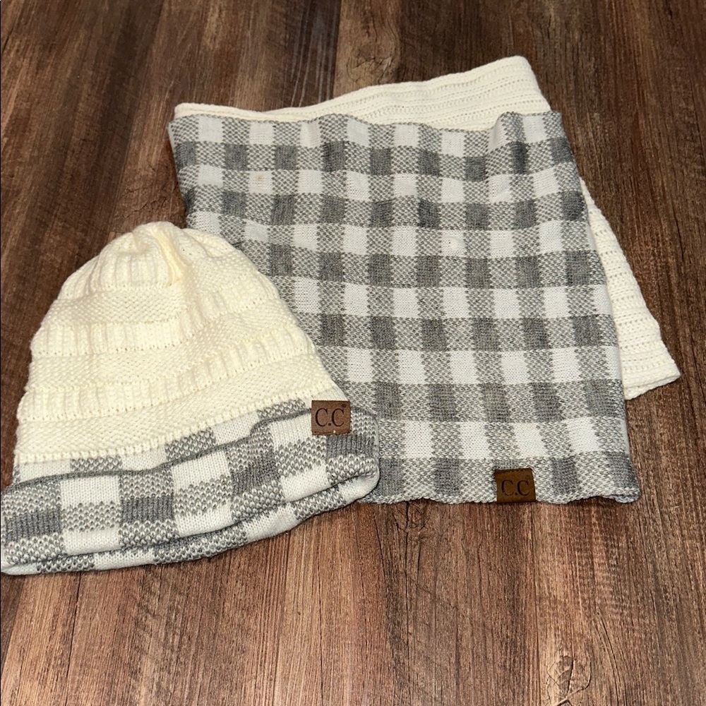 C.C. Infinity scarf and‎ hat buffalo plaid